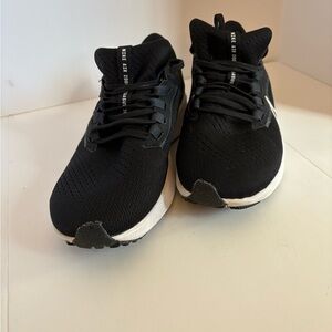 Nike Black and White Womens Athletic Sneakers